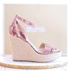 NEW Michael Kors In Box Pink Snakeskin Wedge Espadrilles size 6.
